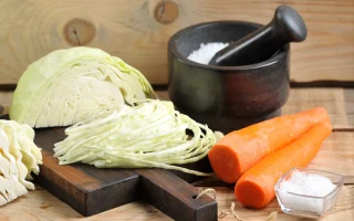 cabbage salt ingredients to make sauerkraut